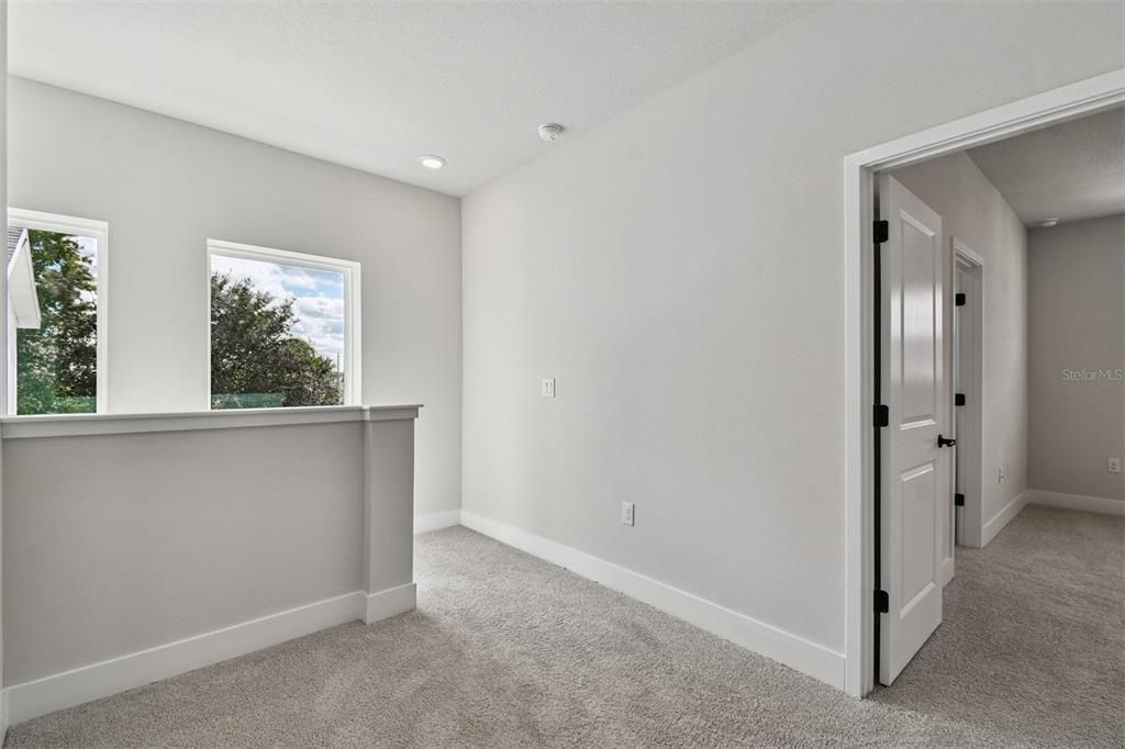 Activo con contrato: $639,990 (4 camas, 2 baños, 2972 Pies cuadrados)