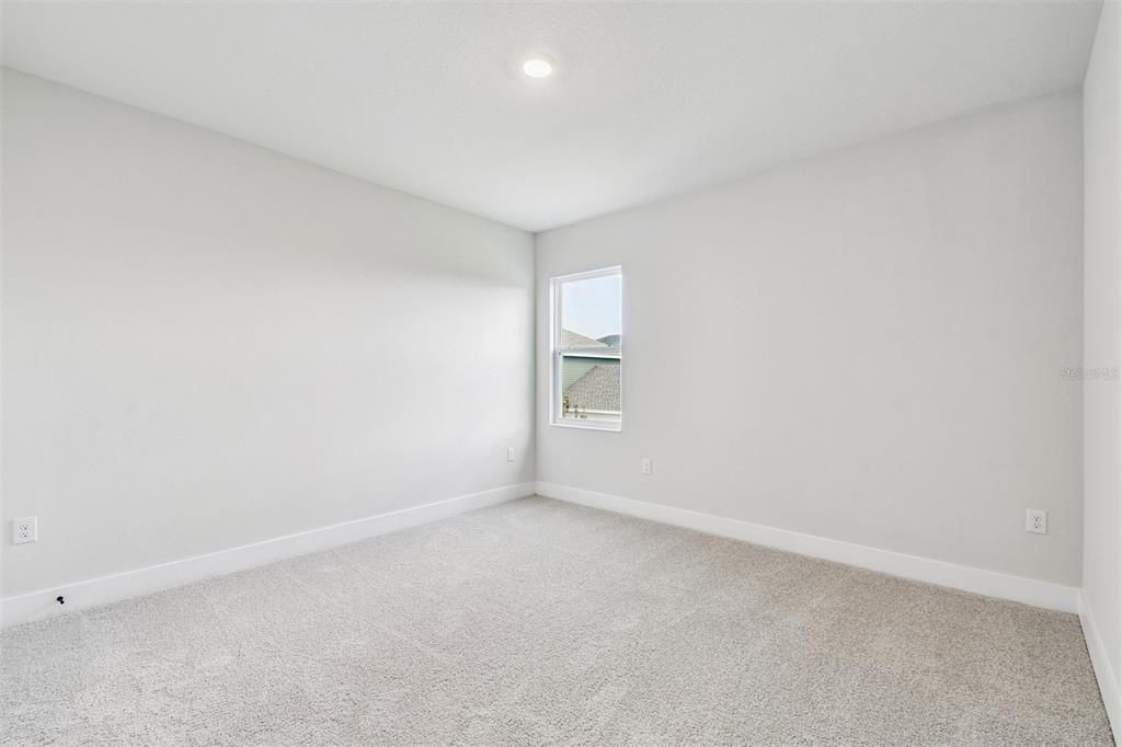 Activo con contrato: $639,990 (4 camas, 2 baños, 2972 Pies cuadrados)