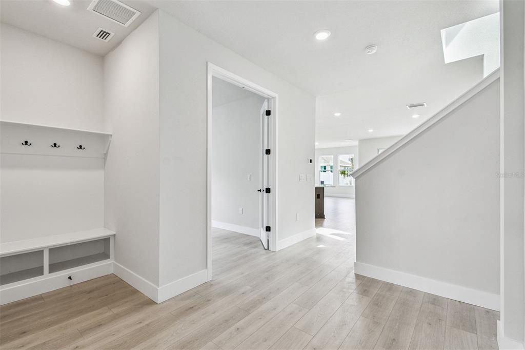 Activo con contrato: $639,990 (4 camas, 2 baños, 2972 Pies cuadrados)