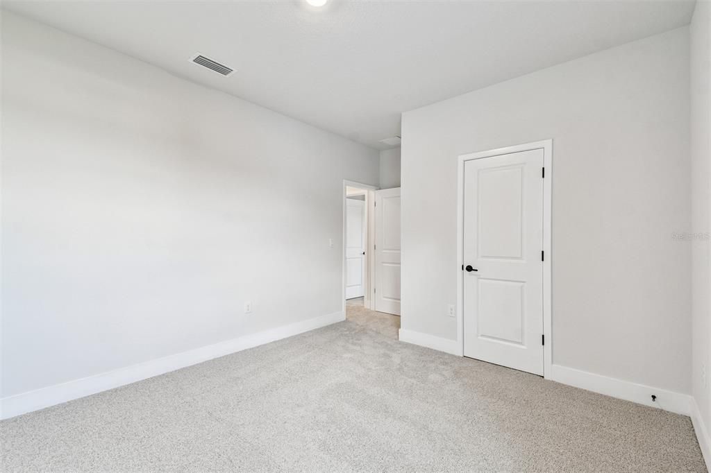 Activo con contrato: $639,990 (4 camas, 2 baños, 2972 Pies cuadrados)