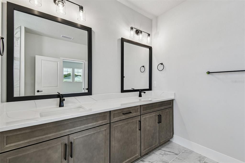 Activo con contrato: $639,990 (4 camas, 2 baños, 2972 Pies cuadrados)