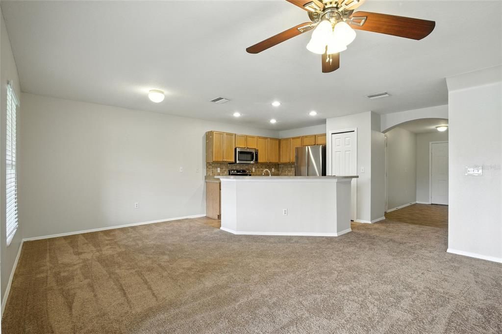 Activo con contrato: $229,000 (3 camas, 2 baños, 1362 Pies cuadrados)