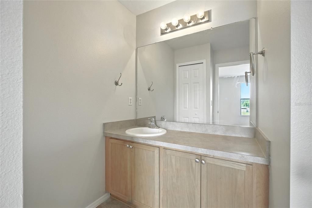 Activo con contrato: $229,000 (3 camas, 2 baños, 1362 Pies cuadrados)