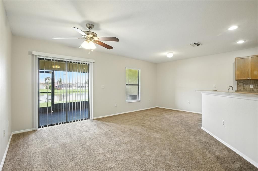 Activo con contrato: $229,000 (3 camas, 2 baños, 1362 Pies cuadrados)