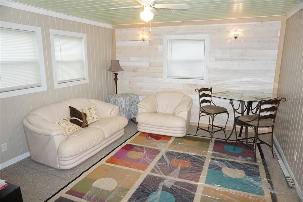 На продажу: $155,000 (2 спален, 2 ванн, 812 Квадратных фут)