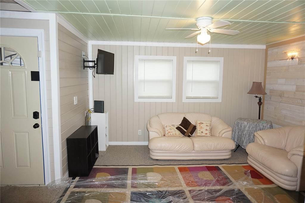 На продажу: $155,000 (2 спален, 2 ванн, 812 Квадратных фут)