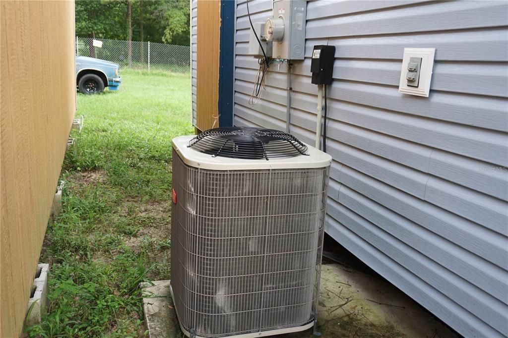 На продажу: $155,000 (2 спален, 2 ванн, 812 Квадратных фут)