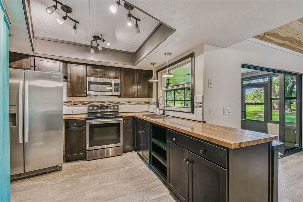 Active With Contract: $575,000 (4 beds, 2 baths, 2413 Square Feet)