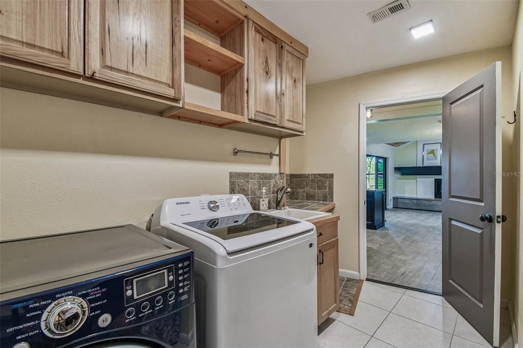 Active With Contract: $575,000 (4 beds, 2 baths, 2413 Square Feet)