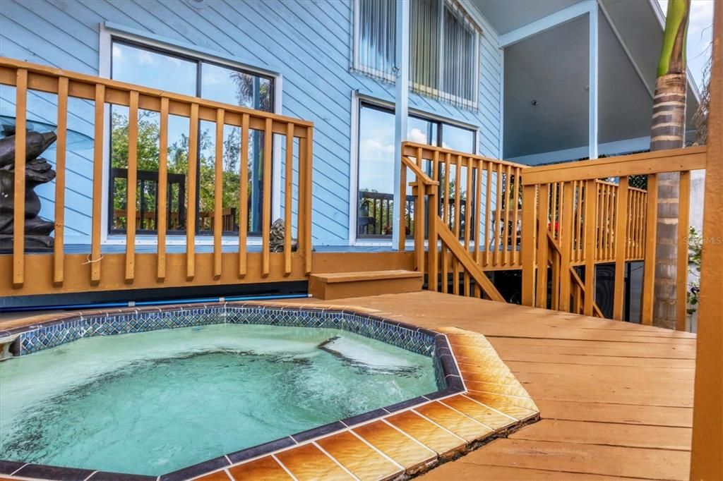 En Venta: $1,495,000 (0.20 acres)