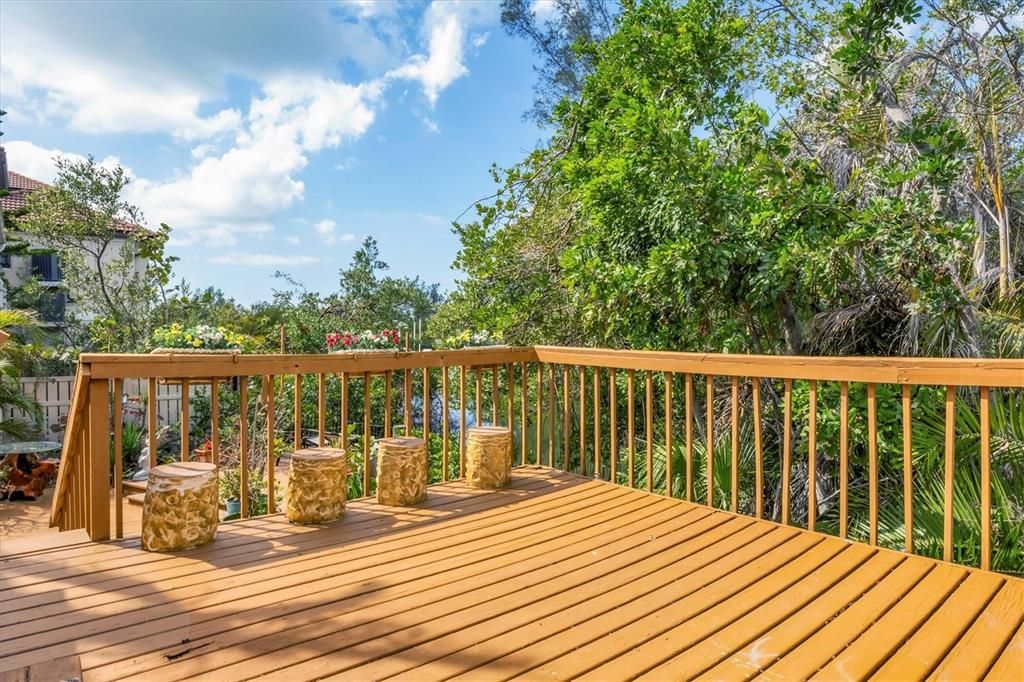 En Venta: $1,495,000 (0.20 acres)