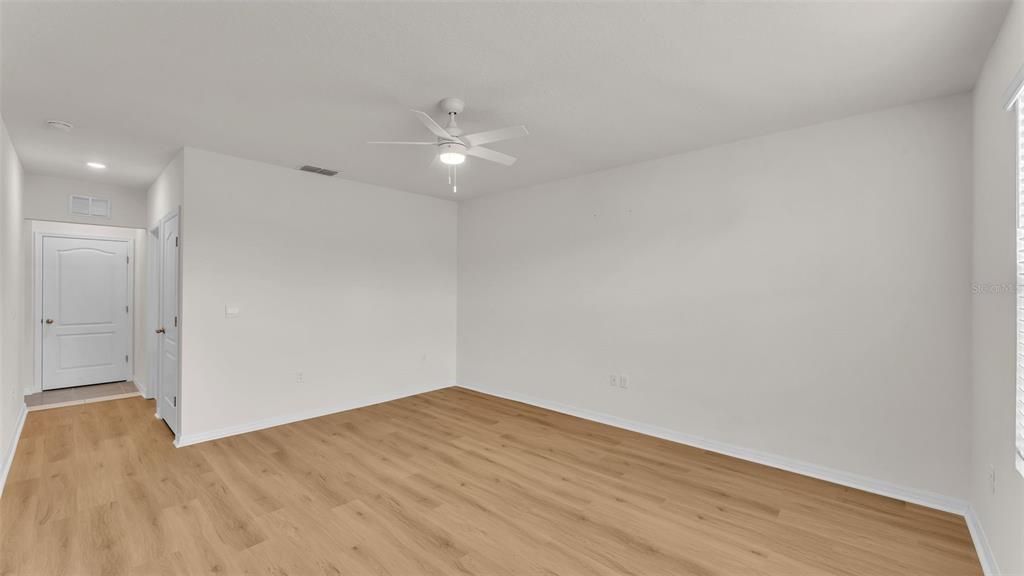 Active With Contract: $360,000 (4 beds, 2 baths, 2368 Square Feet)