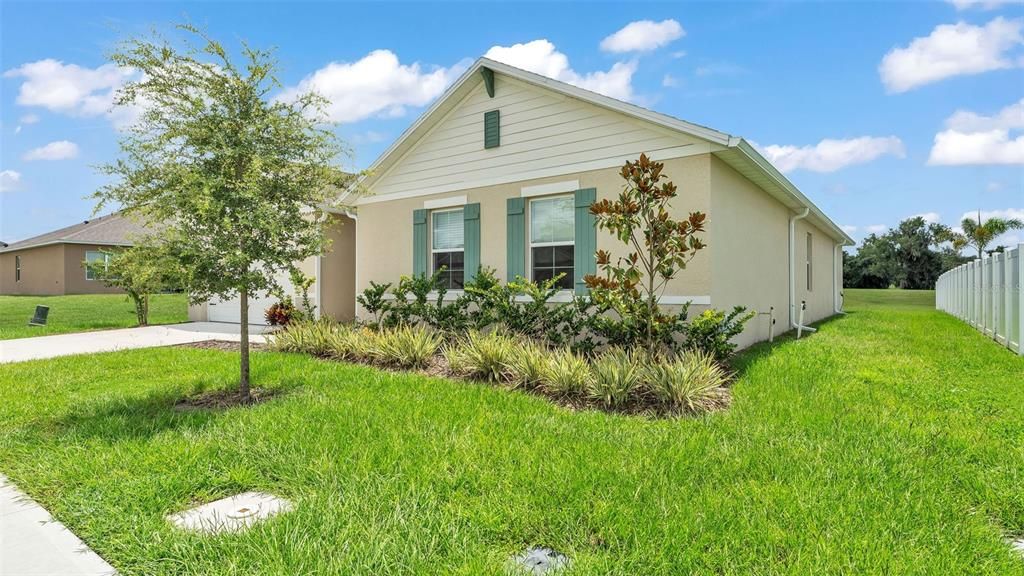 Active With Contract: $360,000 (4 beds, 2 baths, 2368 Square Feet)