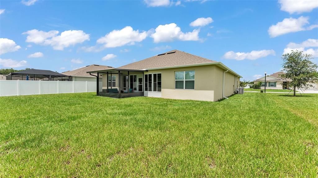 Active With Contract: $360,000 (4 beds, 2 baths, 2368 Square Feet)