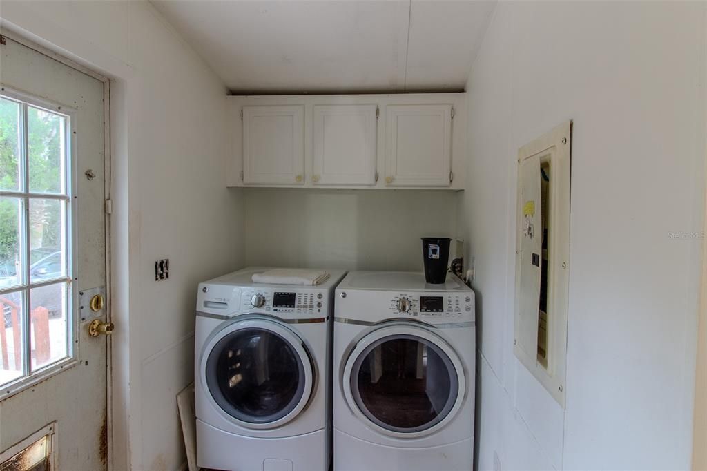 合同活跃: $199,900 (3 贝兹, 2 浴室, 1664 平方英尺)