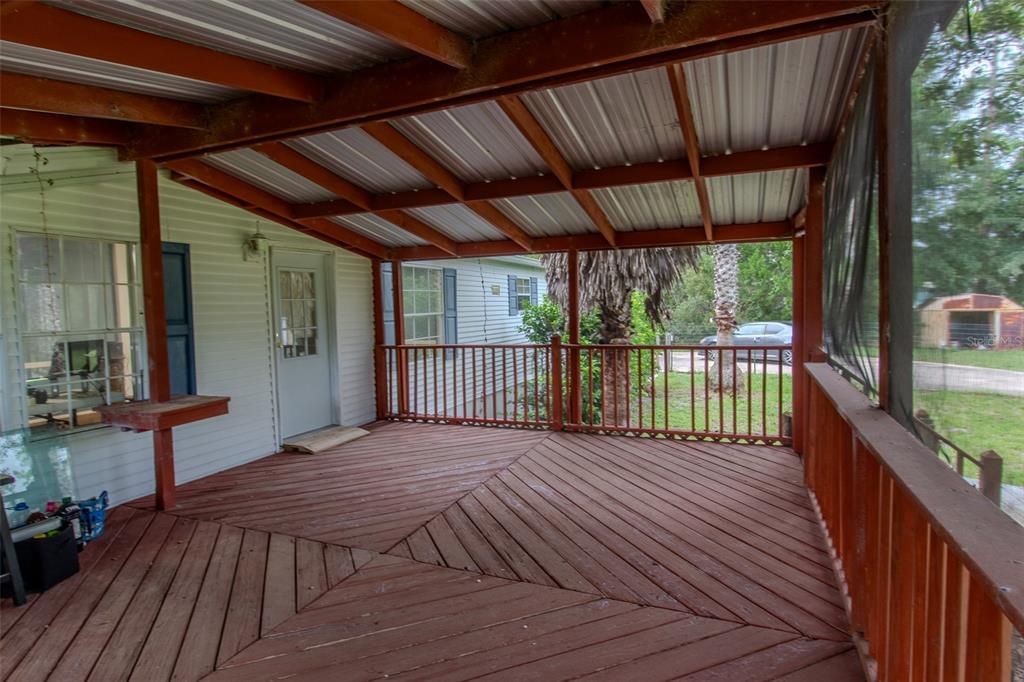 合同活跃: $199,900 (3 贝兹, 2 浴室, 1664 平方英尺)