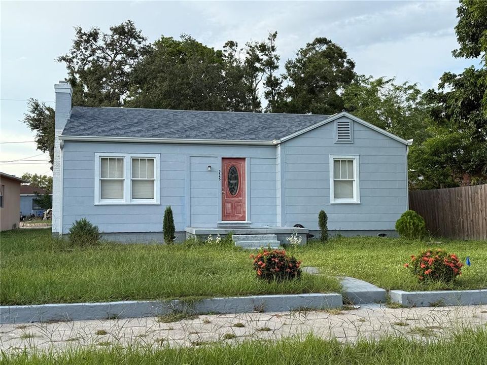 Recently Sold: $295,000 (2 beds, 1 baths, 784 Square Feet)