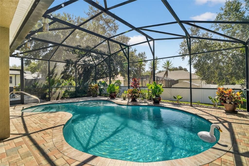 合同活跃: $409,900 (3 贝兹, 2 浴室, 1910 平方英尺)