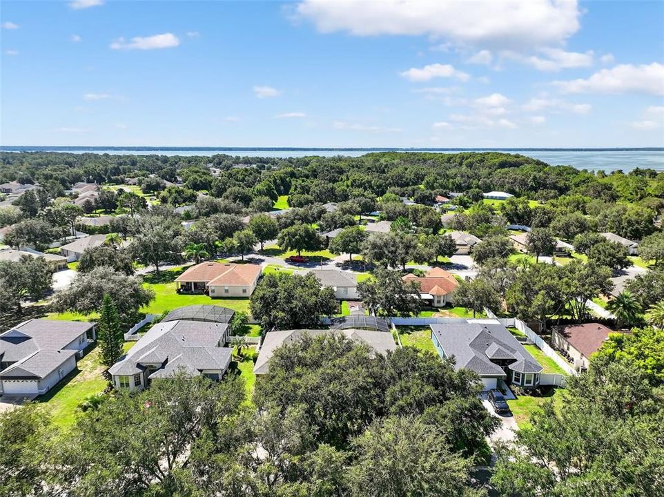 合同活跃: $409,900 (3 贝兹, 2 浴室, 1910 平方英尺)