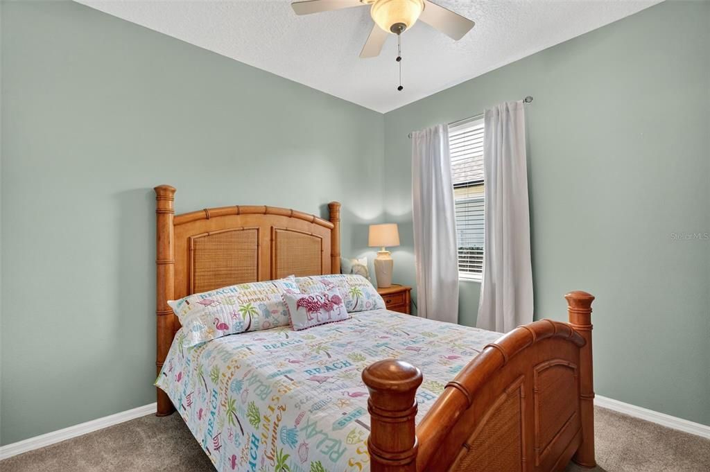 合同活跃: $409,900 (3 贝兹, 2 浴室, 1910 平方英尺)