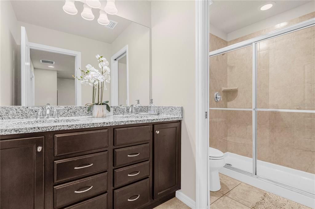 For Sale: $60,000 (5 beds, 4 baths, 2263 Square Feet)