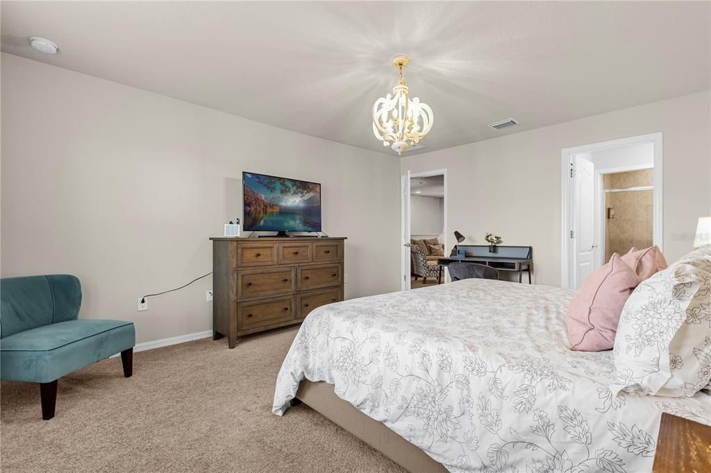 For Sale: $60,000 (5 beds, 4 baths, 2263 Square Feet)