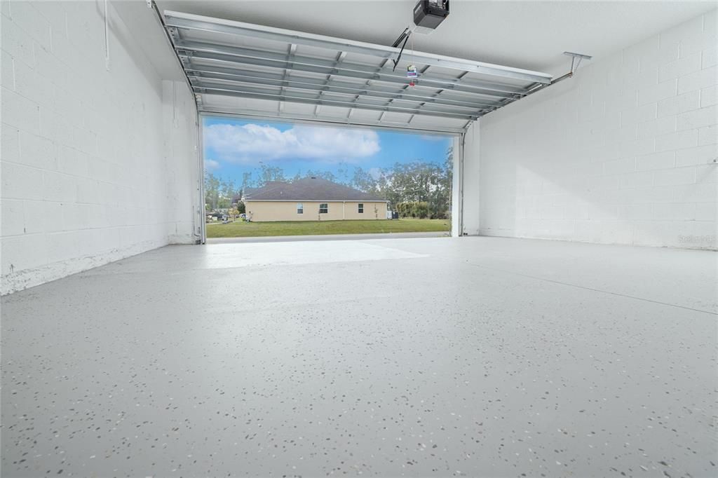 合同活跃: $329,900 (3 贝兹, 2 浴室, 1779 平方英尺)