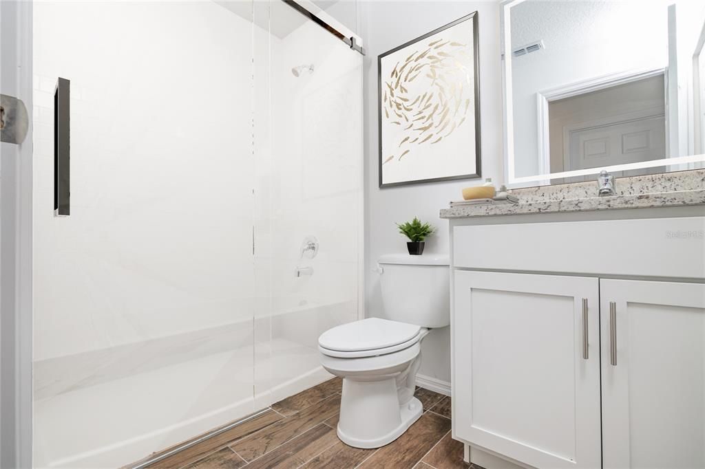 合同活跃: $329,900 (3 贝兹, 2 浴室, 1779 平方英尺)