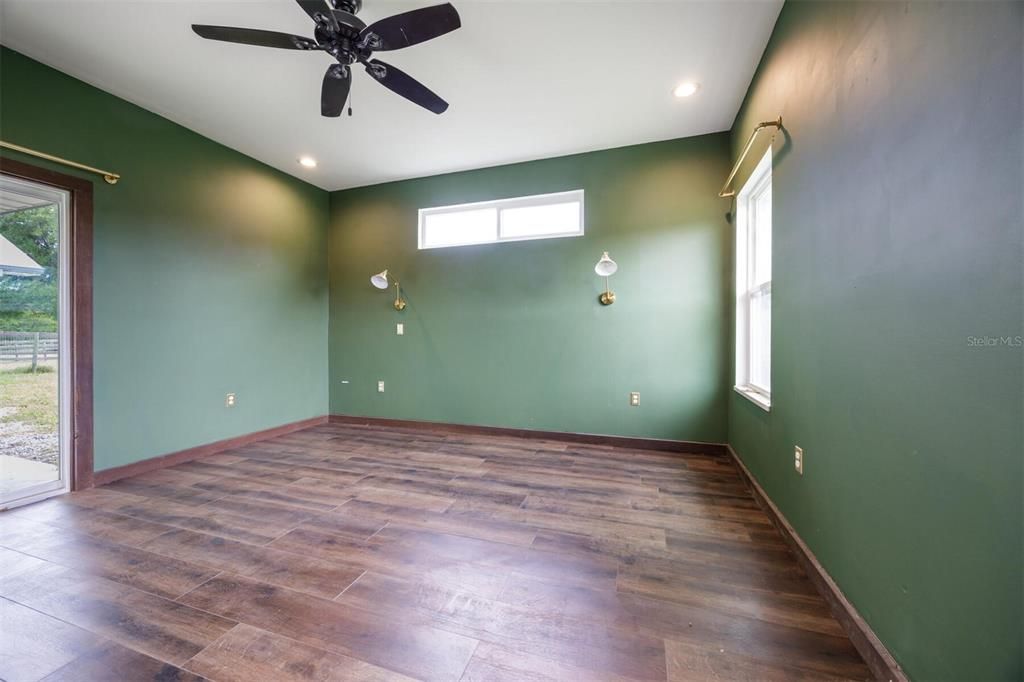 En Venta: $799,000 (3 camas, 3 baños, 2196 Pies cuadrados)