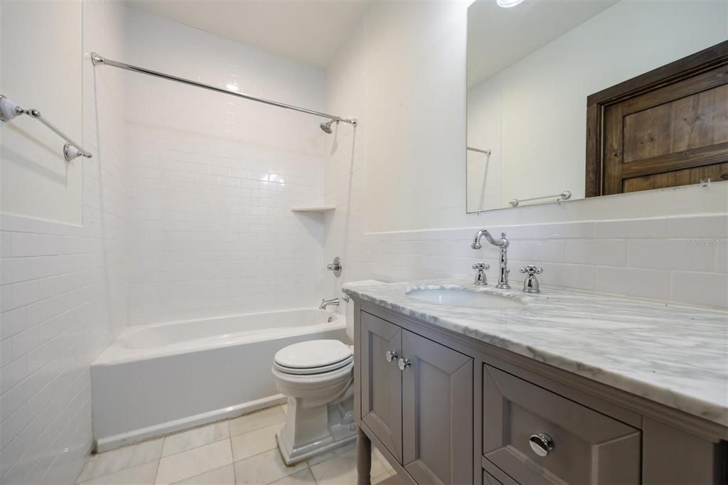 En Venta: $799,000 (3 camas, 3 baños, 2196 Pies cuadrados)