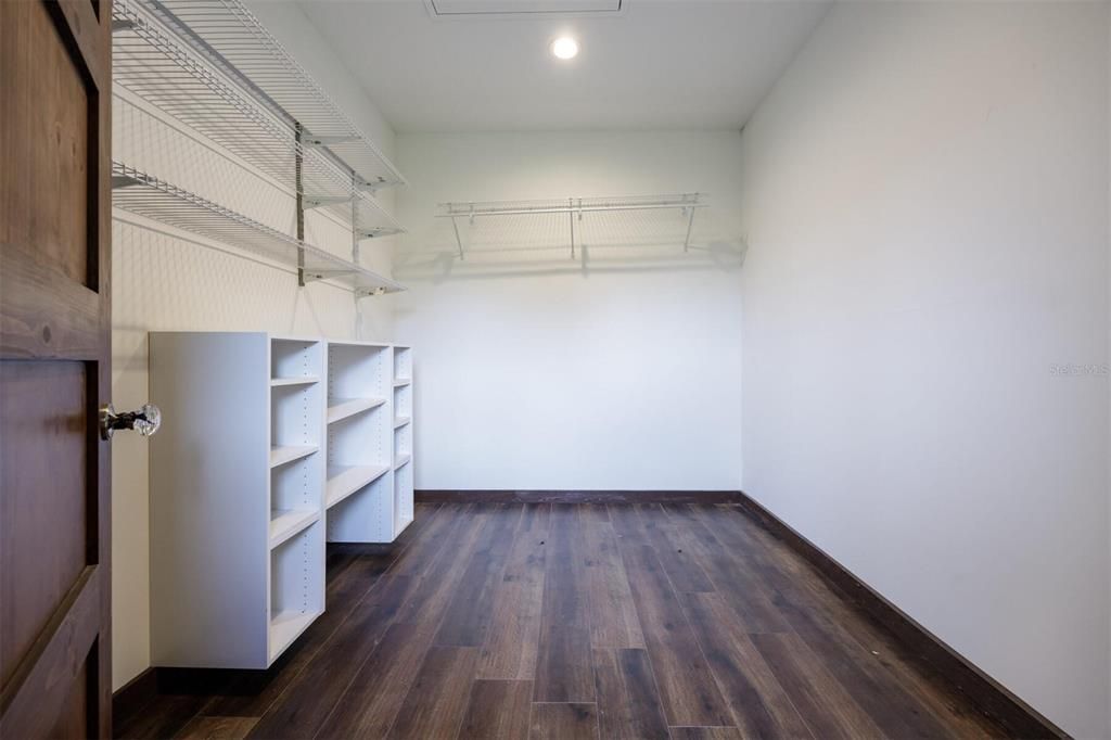 En Venta: $799,000 (3 camas, 3 baños, 2196 Pies cuadrados)