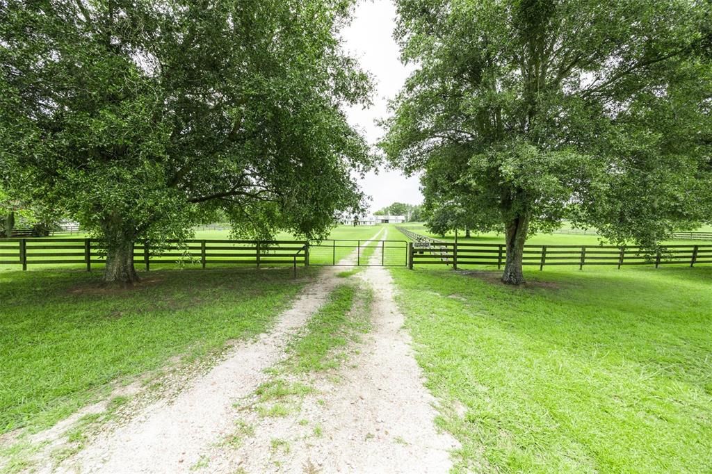 En Venta: $799,000 (3 camas, 3 baños, 2196 Pies cuadrados)