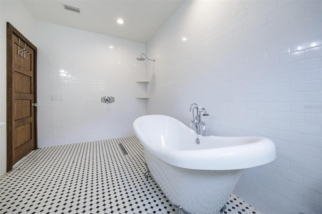 En Venta: $799,000 (3 camas, 3 baños, 2196 Pies cuadrados)