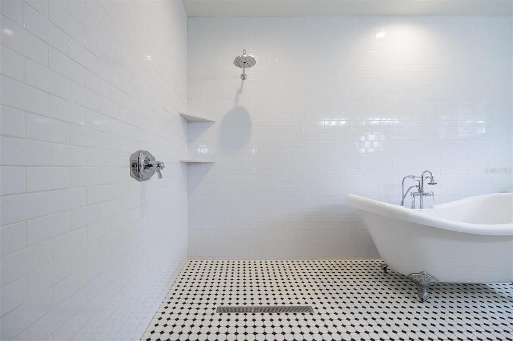 En Venta: $799,000 (3 camas, 3 baños, 2196 Pies cuadrados)