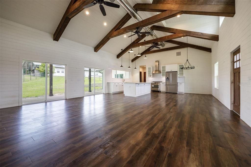 En Venta: $799,000 (3 camas, 3 baños, 2196 Pies cuadrados)