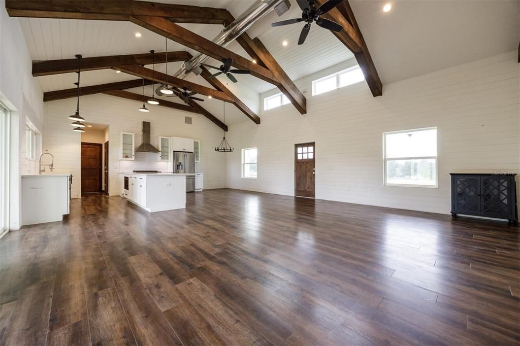 En Venta: $799,000 (3 camas, 3 baños, 2196 Pies cuadrados)