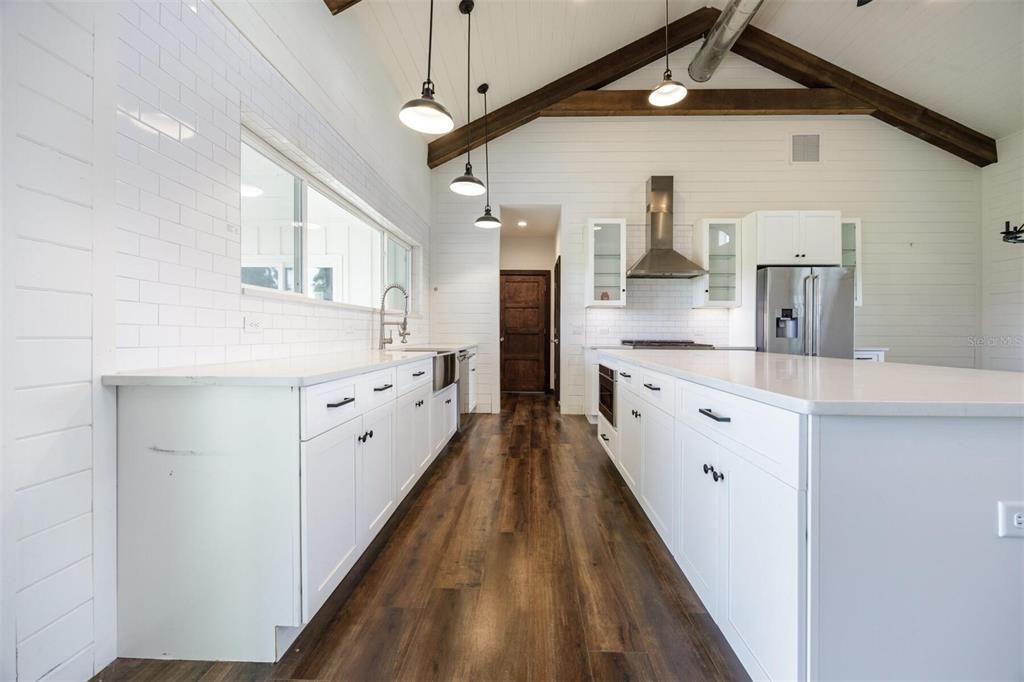 En Venta: $799,000 (3 camas, 3 baños, 2196 Pies cuadrados)