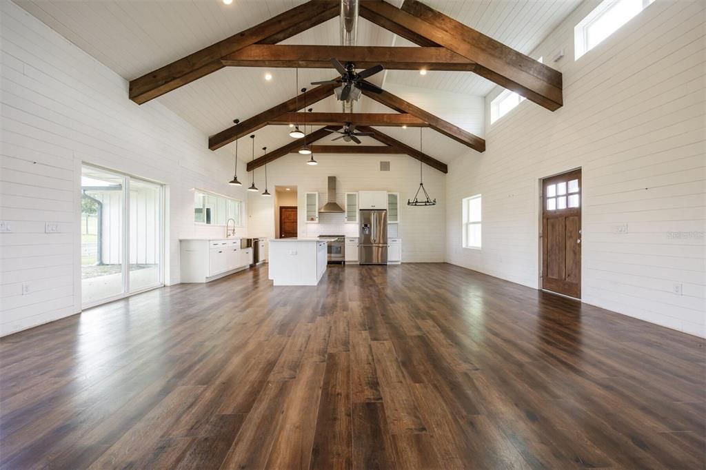 En Venta: $799,000 (3 camas, 3 baños, 2196 Pies cuadrados)