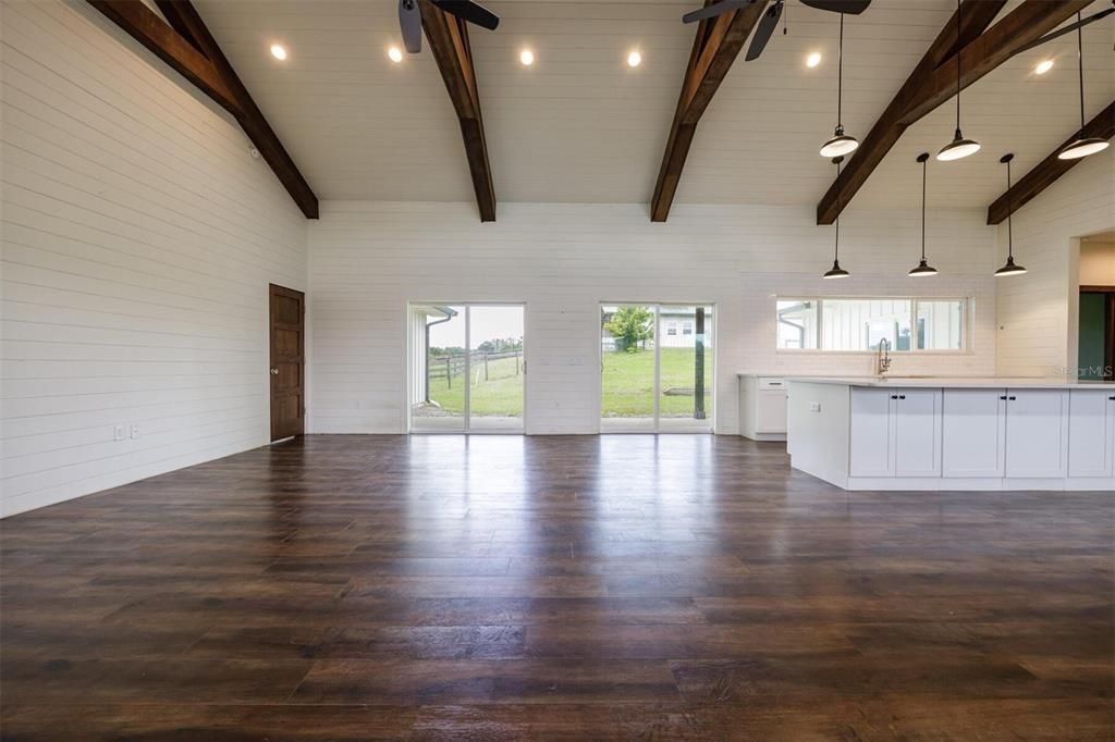 En Venta: $799,000 (3 camas, 3 baños, 2196 Pies cuadrados)