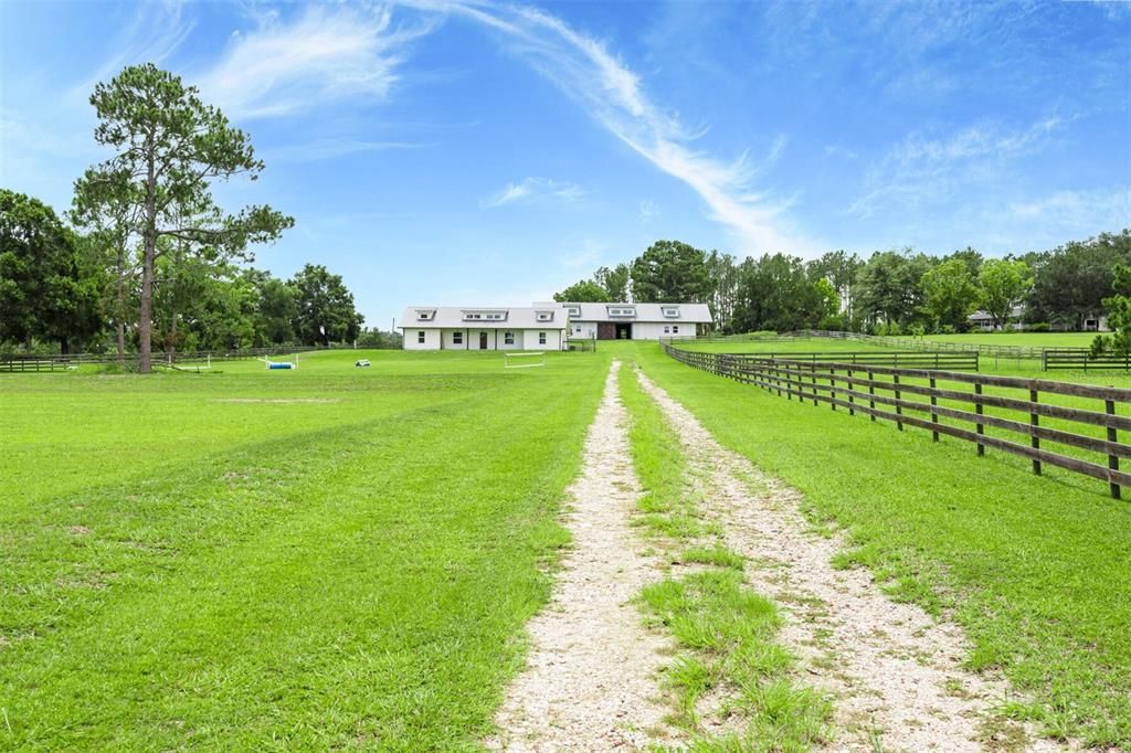 En Venta: $799,000 (3 camas, 3 baños, 2196 Pies cuadrados)