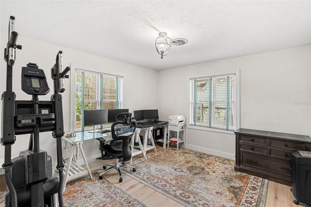 For Sale: $545,000 (3 beds, 1 baths, 1510 Square Feet)