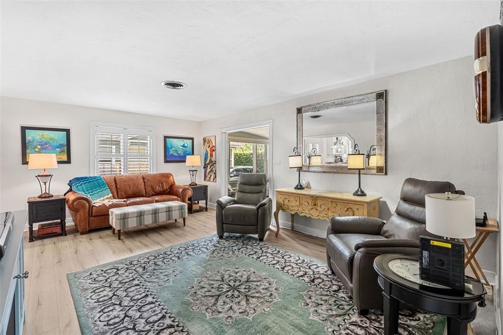 For Sale: $545,000 (3 beds, 1 baths, 1510 Square Feet)