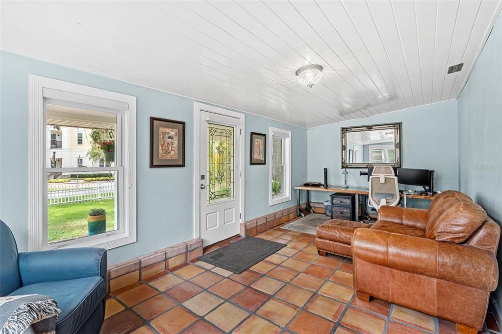 For Sale: $545,000 (3 beds, 1 baths, 1510 Square Feet)