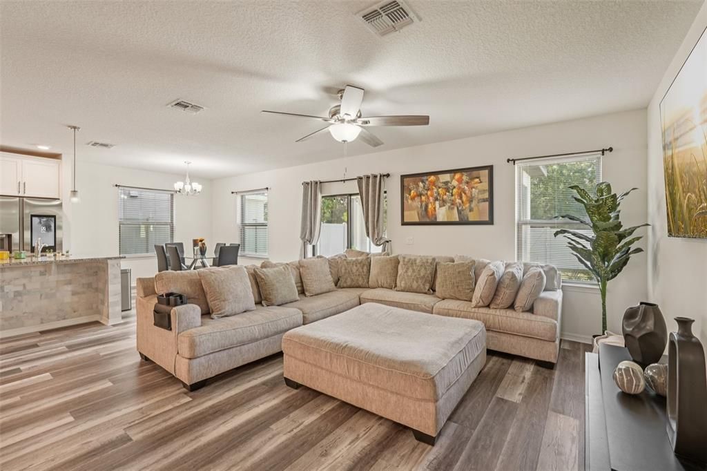 For Sale: $448,000 (3 beds, 2 baths, 1883 Square Feet)