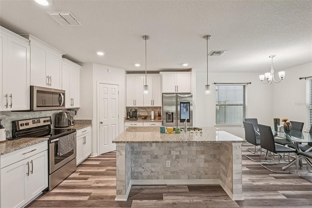 For Sale: $448,000 (3 beds, 2 baths, 1883 Square Feet)