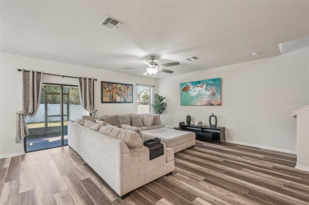 For Sale: $448,000 (3 beds, 2 baths, 1883 Square Feet)