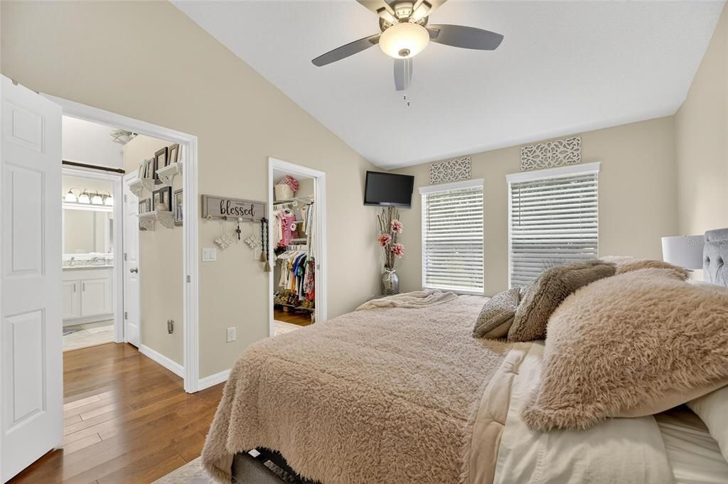 Active With Contract: $269,900 (2 beds, 1 baths, 1315 Square Feet)