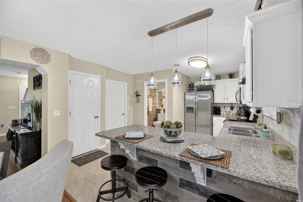 Active With Contract: $269,900 (2 beds, 1 baths, 1315 Square Feet)