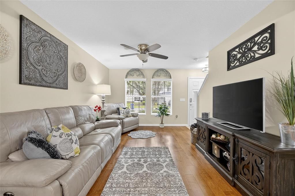 Active With Contract: $269,900 (2 beds, 1 baths, 1315 Square Feet)