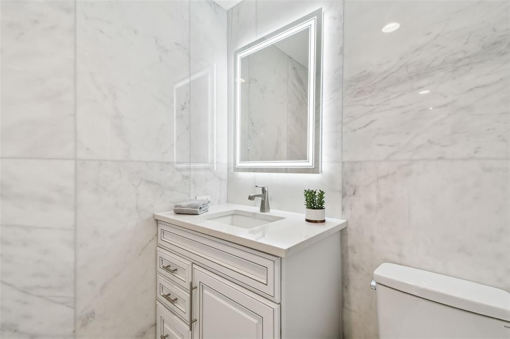 出租: $20,000 (4 贝兹, 4 浴室, 4336 平方英尺)